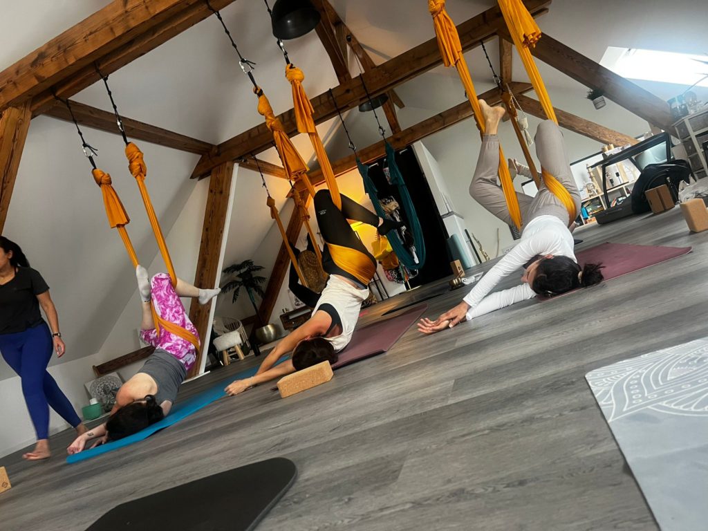 Yin yoga aérien à Bôle dans le canton de Neuchâtel